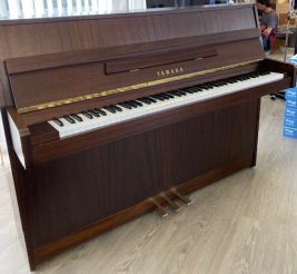YAMAHA - C 108 - Piano d'occasion